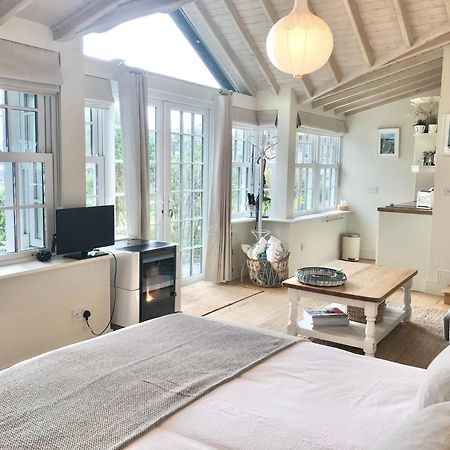 Coastal Chic Waterfront Studio Kinsale Exterior photo