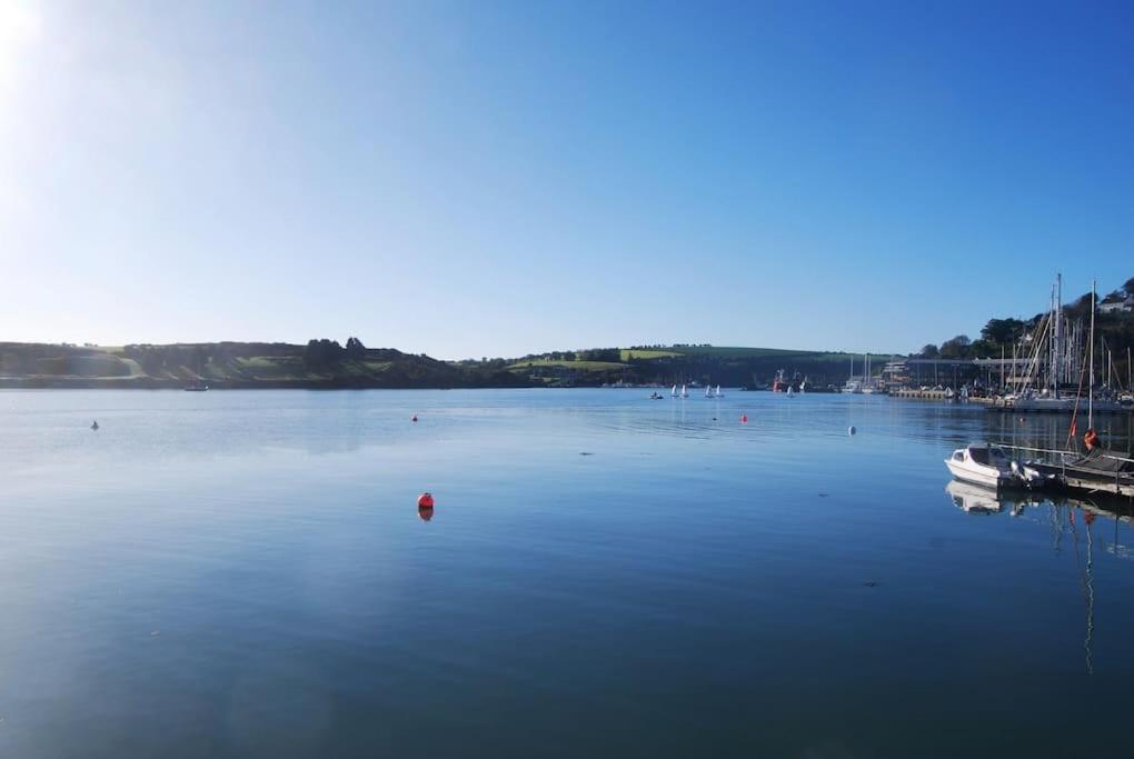 Coastal Chic Waterfront Studio Kinsale Exterior photo